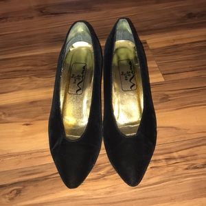 Black felt dress shoes